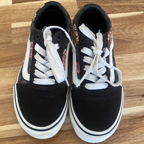 Girls Vans-Missy with Flowers and Checks - Picture 2 of 8